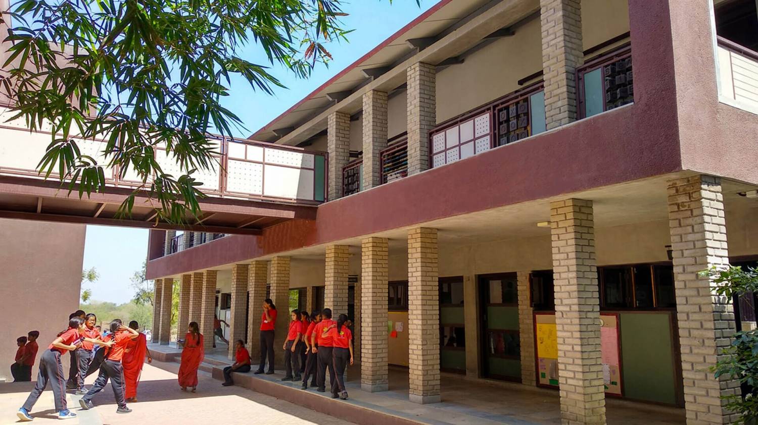 RED BRICKS SCHOOL